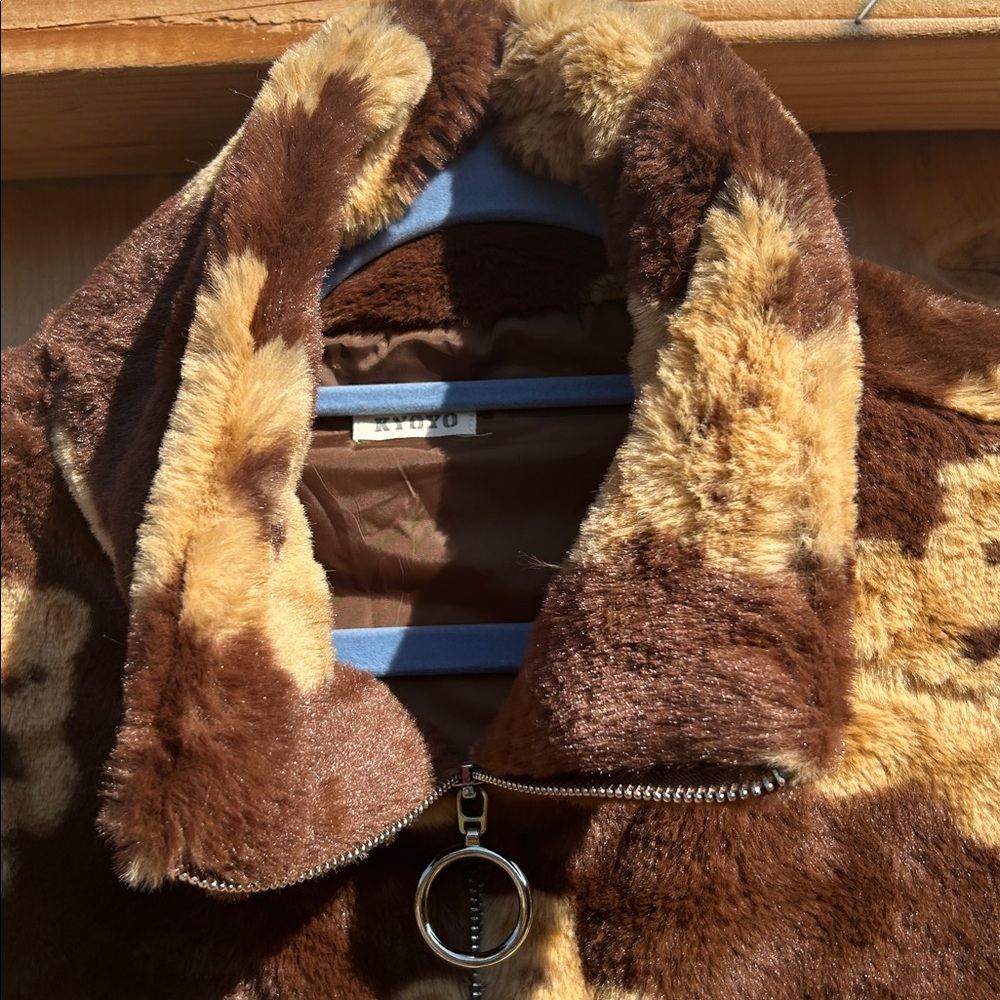 Women’s Teddy Bear Fluffy Jacket - Picture 4 of 11